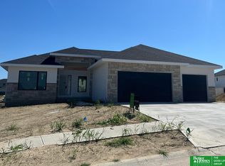 19851 Cottonwood St, Gretna, NE 68028