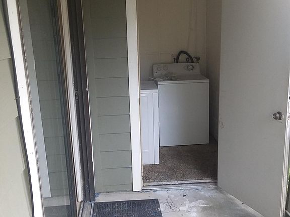 3rd image of 318 Scottsdale Sq