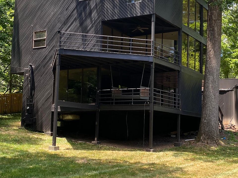 1st image of 3636 Woodland Dr