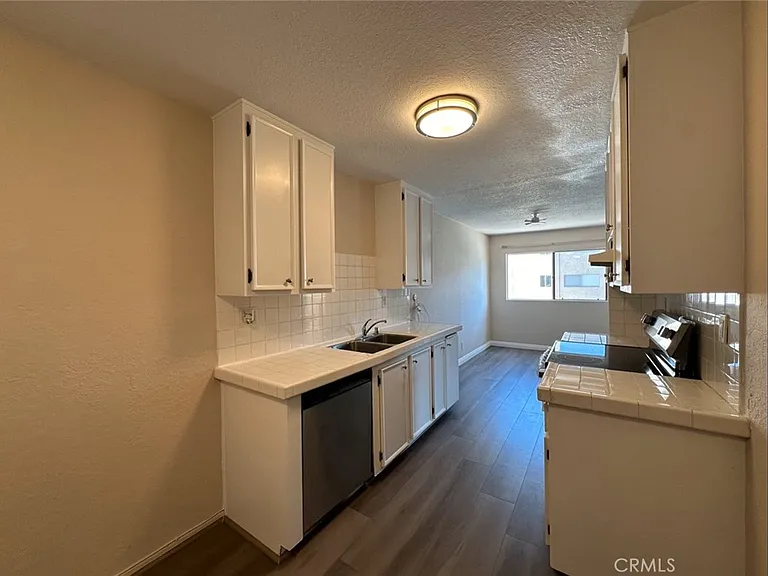 2386 E Del Mar Blvd #203 — Photo 27