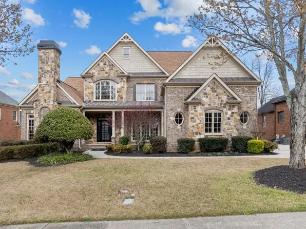 2302 Walkers Glen Ln, Buford, GA 30519