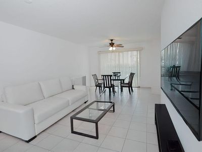 7775 Yardley Drive #302, Tamarac, FL, 33321