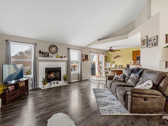 4th image of 4511 Skylark Ln