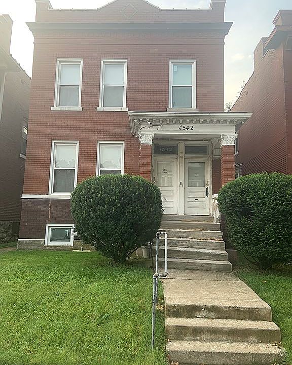 2nd image of 4542 Adelaide Ave