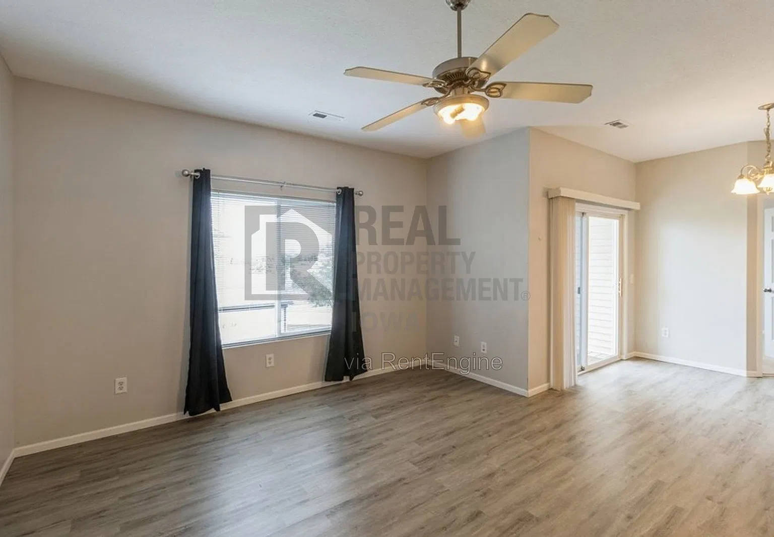 2 bed, 2.0 bath, 1014 sqft, $1,295 — Photo 2