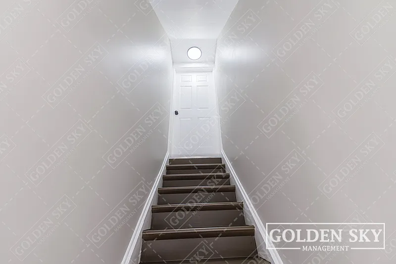 3 bed, 1.0 bath, $999 — Photo 3