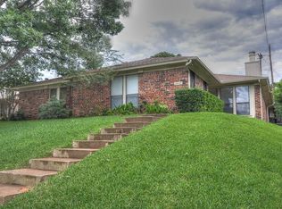 1435 Hampton Rd, Grapevine, TX 76051