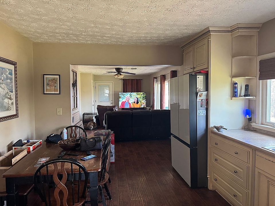 2nd image of 5328 Pine Forest Rd