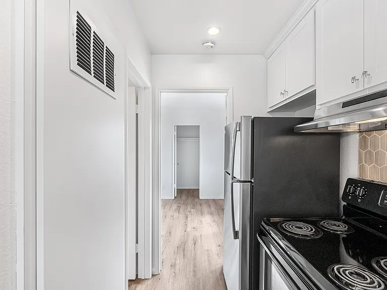 Pacific Villas — Photo 31