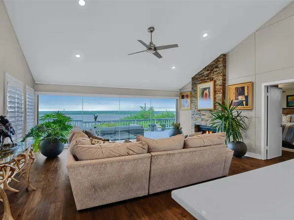 218 Island View Dr, Pottsboro, TX 75076