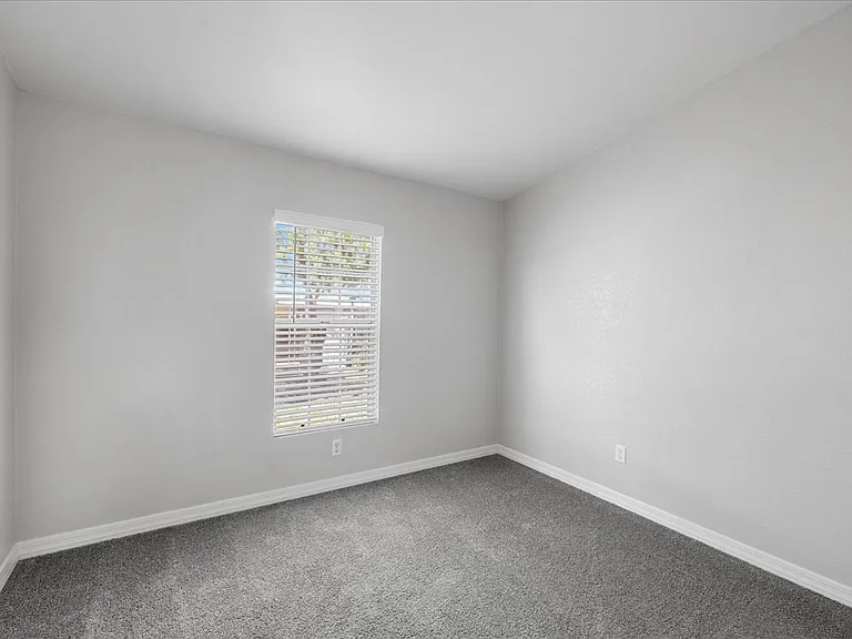 2885 N Panorama Dr — Photo 10