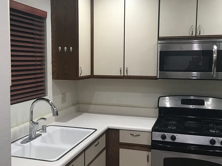 345 N Jackson St #305 — Photo 9