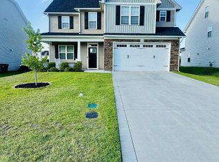 1661 Seattle Slew Ln, Hope Mills, NC 28348