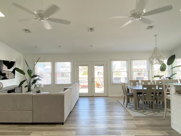 8 Rosalyn Dr — Photo 10