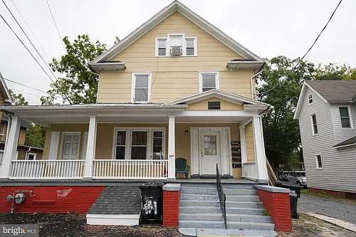 235 Newton St #4 Photo 1