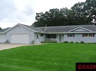 613 E 8th St, Winthrop, MN 55396