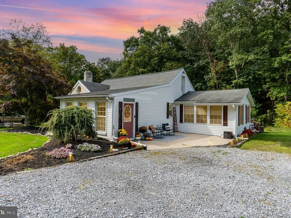 1701 Mountain Rd, Dauphin, PA 17018