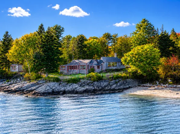 32 Lichen Lane, Blue Hill, ME 04614