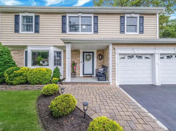 15 Format Lane, Smithtown, NY 11787