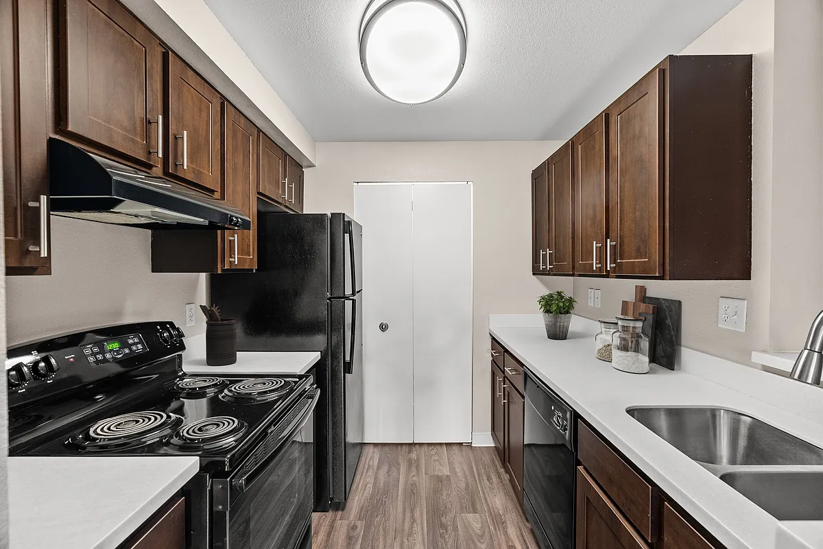 Building Photo - Cascade Ridge
