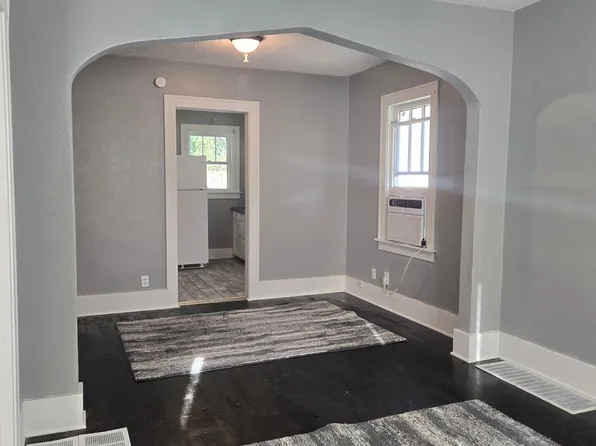 117 N Spring St, Nevada, MO 64772