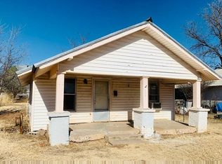 409 W 3rd St, Spur, TX 79370