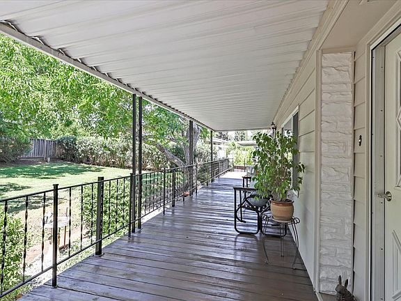 4th image of 145 Nut Tree Ln #145
