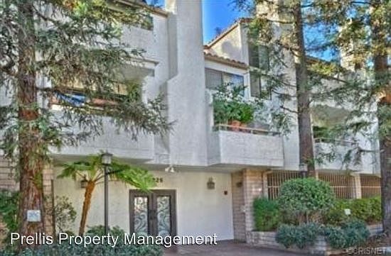 1st image of 10926 Bluffside Dr Unit 32