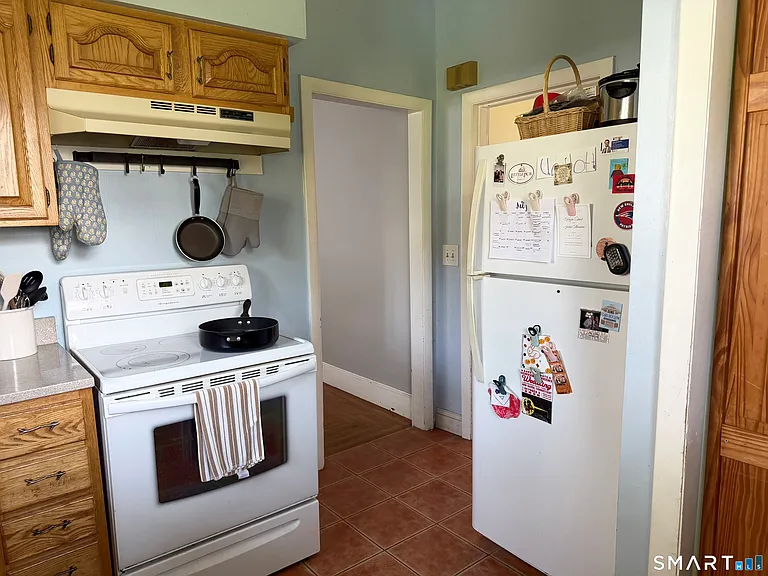 73 Hawthorne Ave — Photo 11