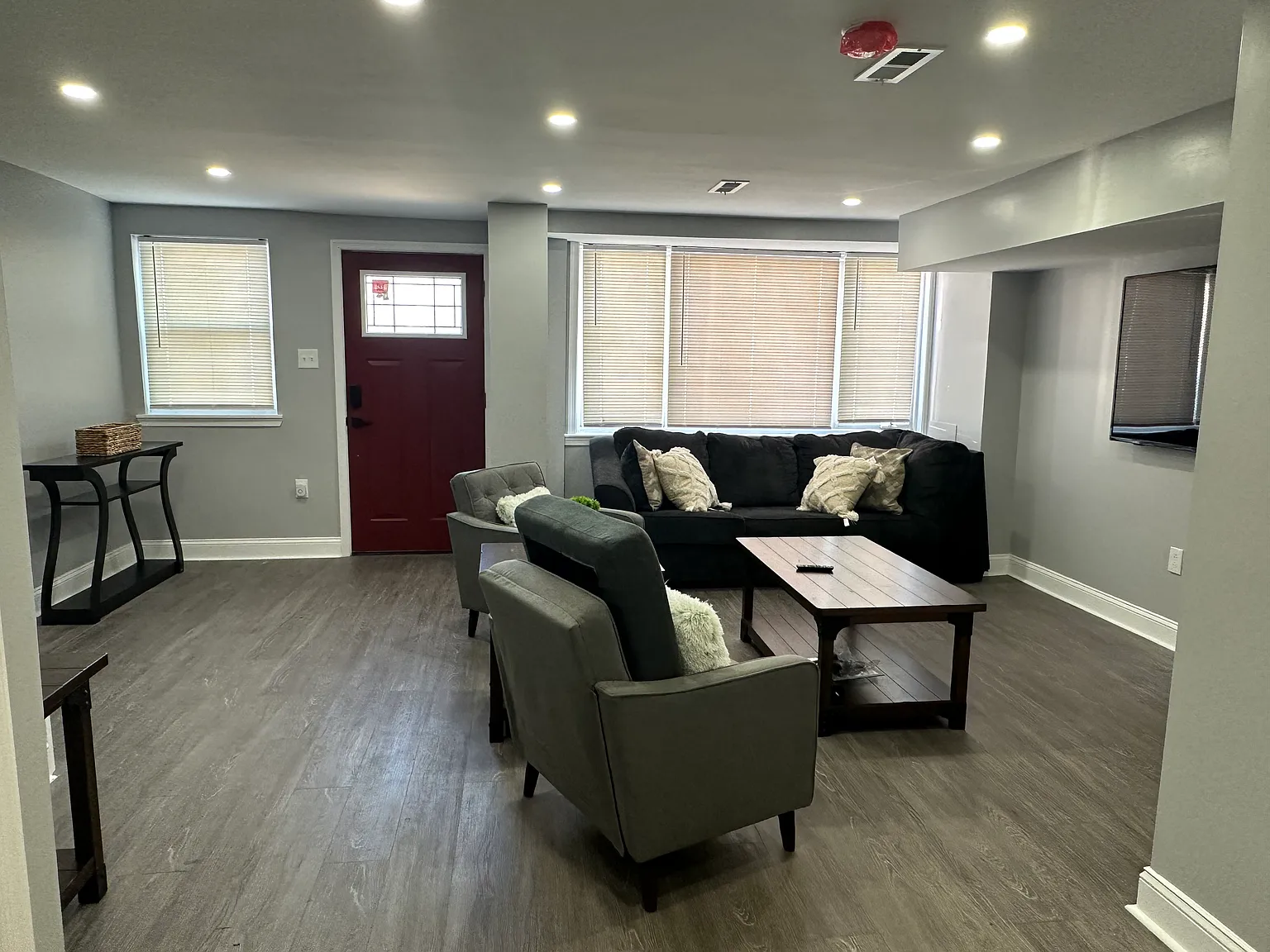 3 bed, 2.5 bath, 1440 sqft, $2,600 — Photo 2