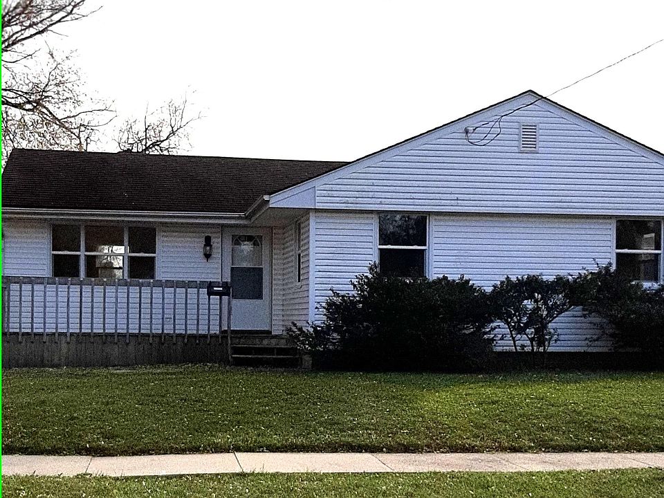 Front of home with nice deck/porch area