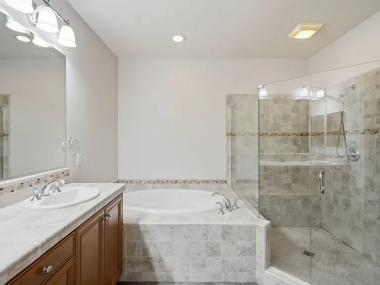 11528 Verona Dr — Photo 5