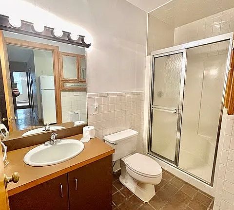 2nd image of 5 Thacher Ct APT 3