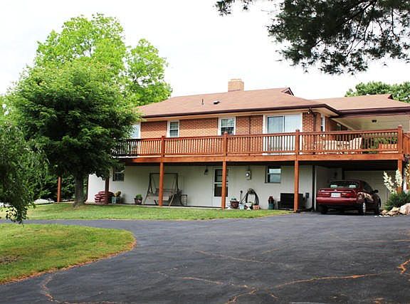 4th image of 85 Lakeview Dr