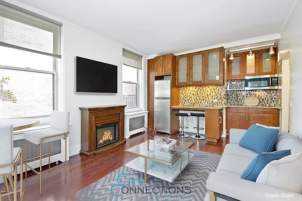 Rented by City Connections Realty | media 3