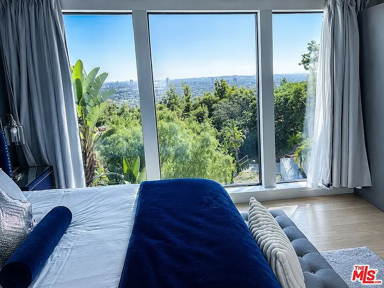 8380 Hollywood Blvd — Photo 40