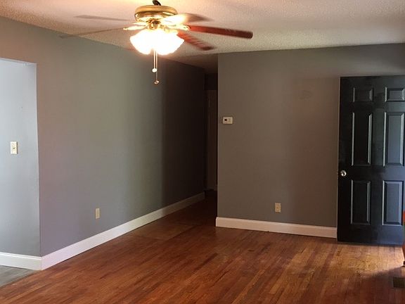 2340 Spring Place Rd - Entry