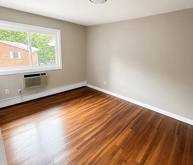 1267 Burnside Ave #5C — Photo 3
