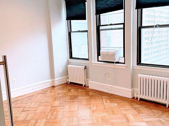 5th image of 250 S 13th St APT 9E