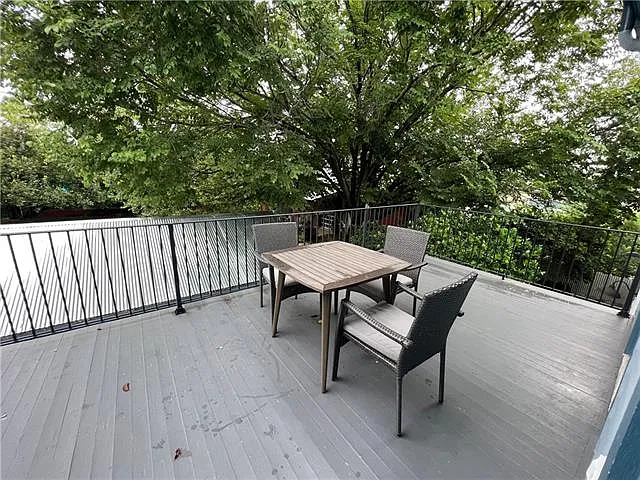 625 Louisa St — Photo 20