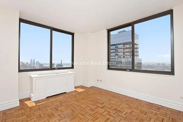 Rented by Mirador Real Estate | media 33