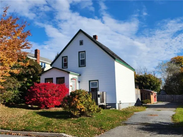 145 Bellevue St, Saint John, NB E2J 1L6