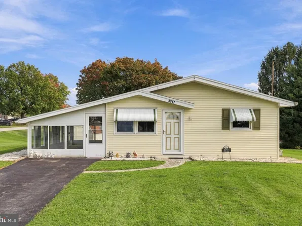 4017 Charity Dr, Red Lion, PA 17356