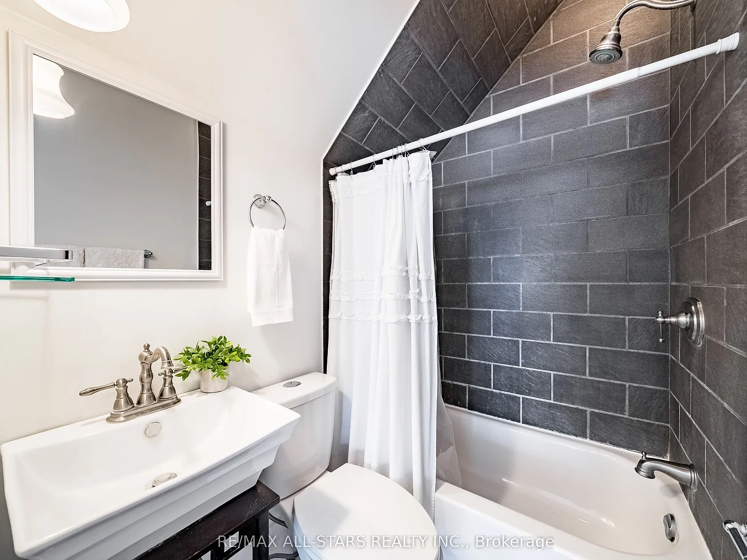 1 bed, $2,275 — Photo 2