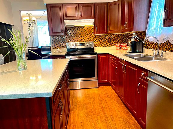 2nd image of 8555 King George Blvd #43