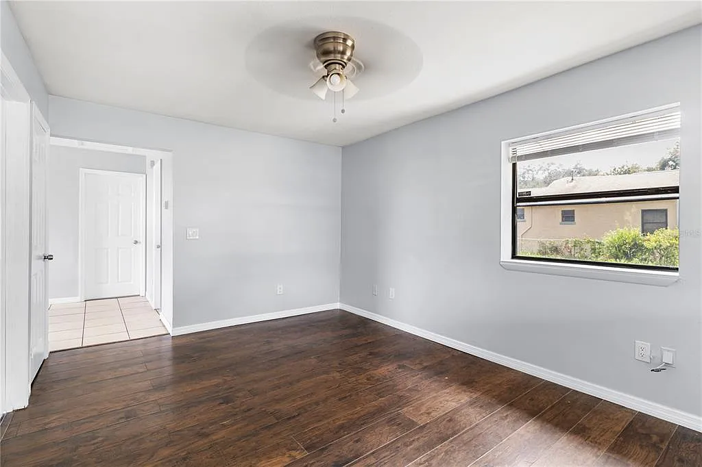 2 bed, 1.0 bath, 756 sqft, $1,350 — Photo 2