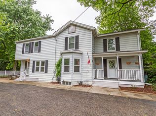 526 S Main St, Elburn, IL 60119