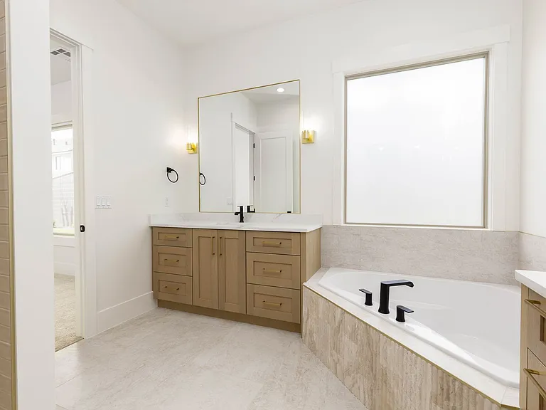 345 E Sidbury Rd — Photo 17
