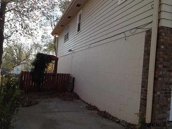 4th image of 713 E 7th St