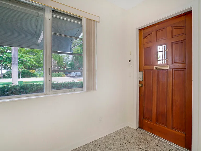 3410 Poinsettia Ave — Photo 23